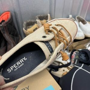 Sperry khaki top-spider size 7